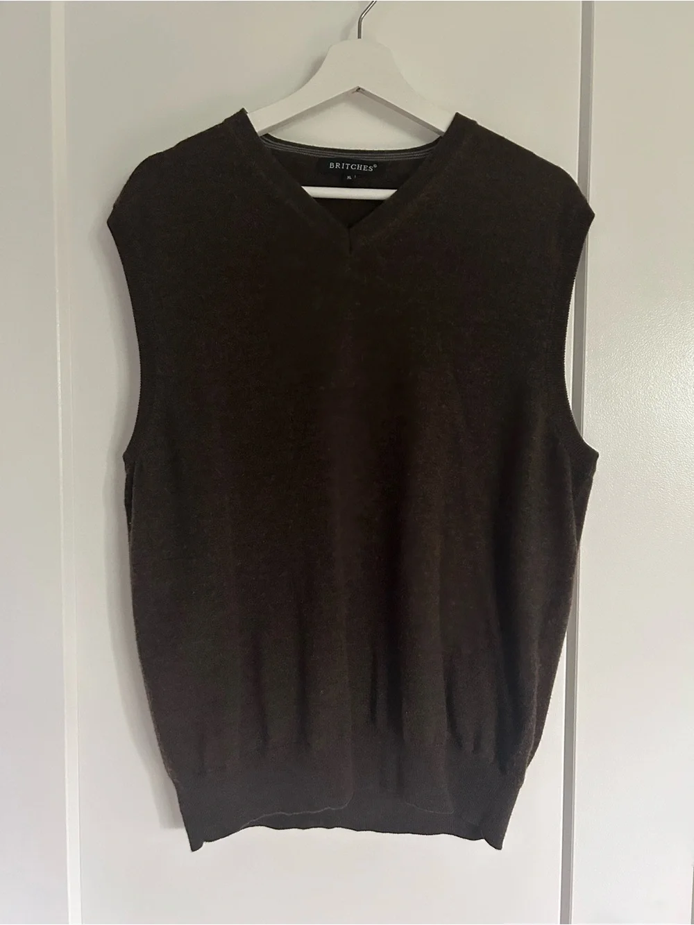 BRITCHES Brown Wool V-Neck Sweater Vest - Picture 1 of 8